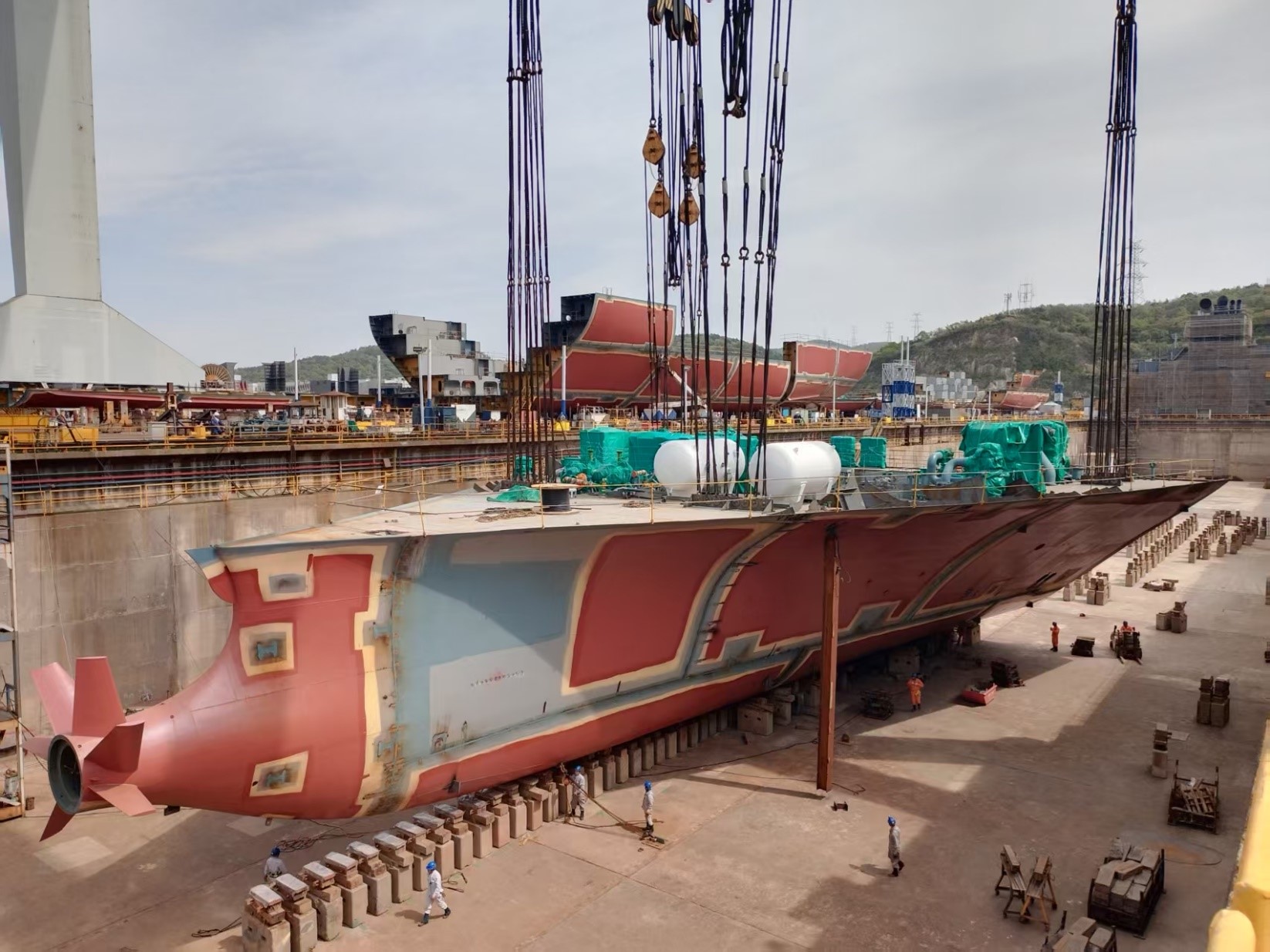 常石造船中國基地,以全球首艘甲醇燃料 5900TEU 型集裝箱運(yùn)輸船挑戰(zhàn)嶄新的未來